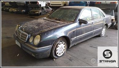 Ricambi Usati MERCEDES Classe E W210 1999