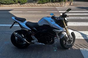 moto Suzuki gsr 750