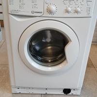LAVATRICE  INDESIT SUPER SLIM 33 CM