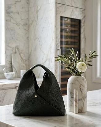 Mini Hobo Nera in Rafia Naturale Manico in Pelle