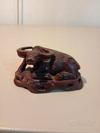 Antica scultura bufalo d'acqua in legno 