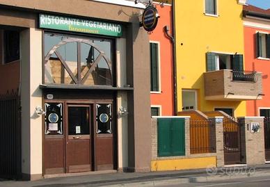 30% quote in snc di ristorante