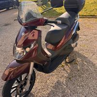 Piaggio Beverly 250 I. E.