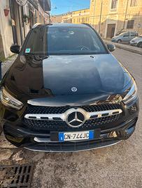 MERCEDES GLA 200d AMG LINE Come nuova in garanzia