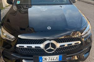 MERCEDES GLA 200d AMG LINE Come nuova in garanzia