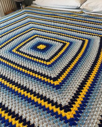 Coperta / plaid in lana fatta a mano