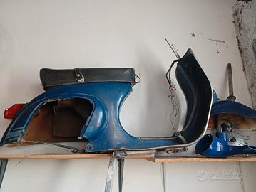 vespa 125 et3 primavera Telaio e altri pezzi in f