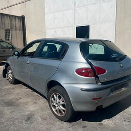Alfa Romeo 147 1.9 JTD 937A2000 PER RICAMBI