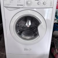 Lavatrice indesit IWUD41051