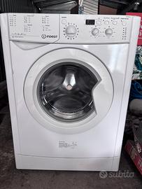 Lavatrice indesit IWUD41051