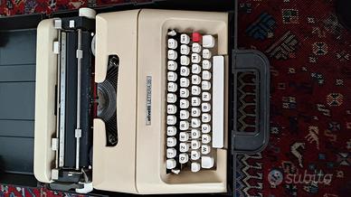 Macchina da scrivere Olivetti "Lettera 35" 