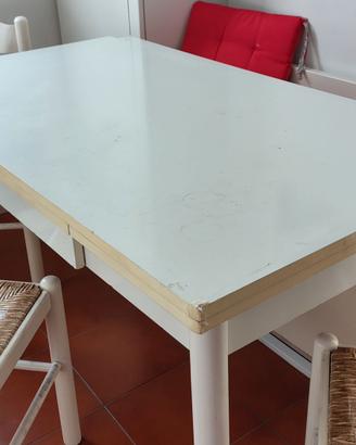 Tavolo da cucina in legno laccato bianco 
