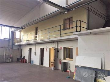 Immobile di 410 m² con 2 locali a Capannori
