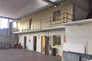 Immobile di 410 m² con 2 locali a Capannori