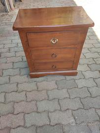 Comodini in legno 