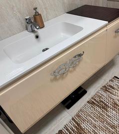 Mobile bagno incluso di lavello