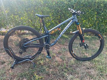 Commencal meta v5 mtb enduro