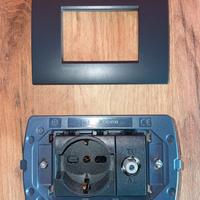 Kit BTicino Living Light – Schuko + Presa TV