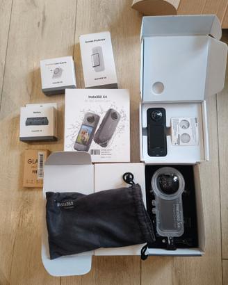 Insta360 x4 ricondizionata mai usata e accessori