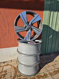 Cerchi in lega Audi 18