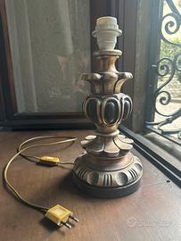 Lampada in legno decorata e dipinta