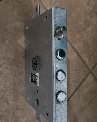Serratura porta blindata