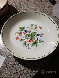 terrina con frutti di bosco nuova