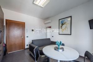 Bilocale Ristrutturato con Ascensore e Garage