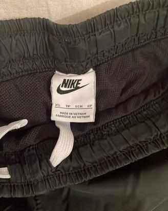 pantaloni lunghi nike