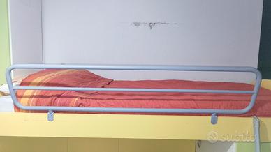 cameretta con 3 letti