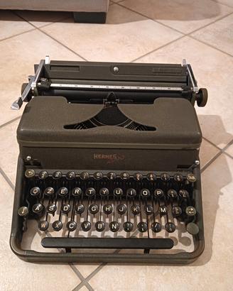 macchina da scrivere Hermes 2000