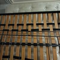 Letto matrimoniale quasi nuovo con materasso