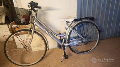 bici donna da passeggio mis 22 con cestello