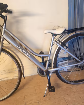 bici donna da passeggio mis 22 con cestello