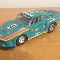 Modellino PORSCHE 935 TT Vaillant Burago 1:24
