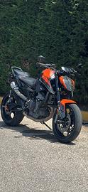 KTM Duke 890