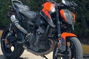 KTM Duke 890