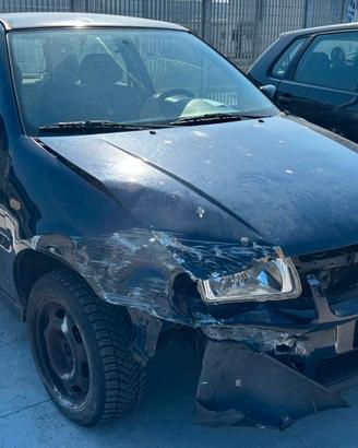VOLKSWAGEN POLO per ricambi usati