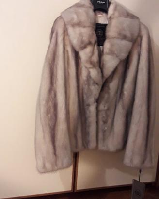   5 pellicce di visone nuove   850€,1100 €,1200€
