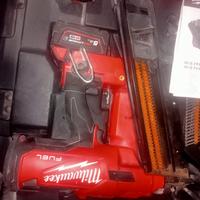 chiodatrice MILWAUKEE M18 FUEL CON AVITATORE