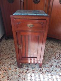 Comodina in legno vintage 