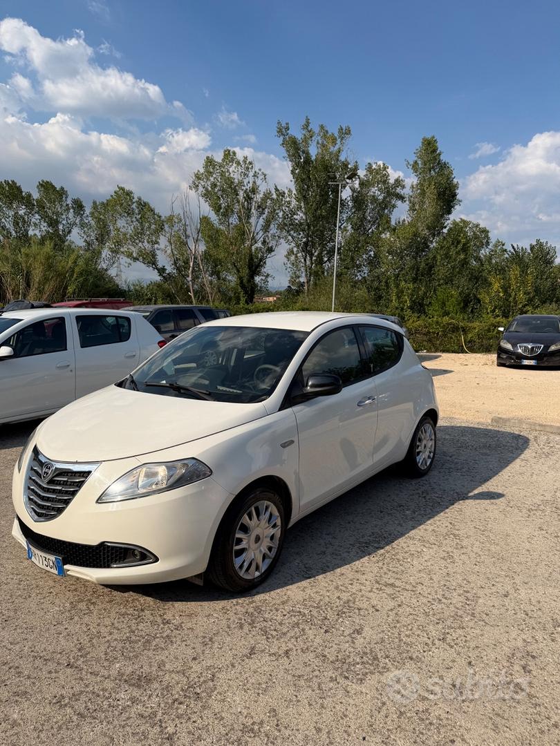 Lancia Ypsilon 2014 photo 2
