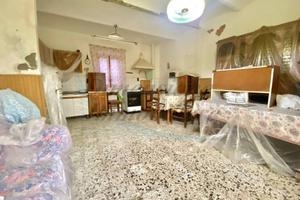 Casa indipendente di 117 m² con 4 locali e box aut