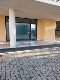 Locale commerciale artigianale o uffici