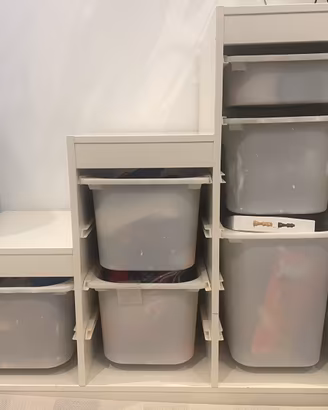 Trofast ikea e poltrona mano