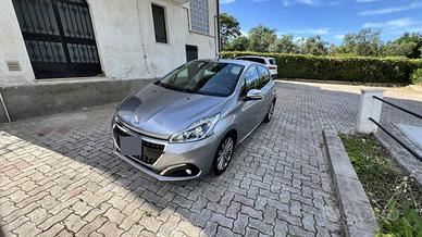 Peugeot 208 full opt