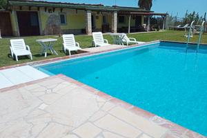 Chalet con piscina privata fronte mare