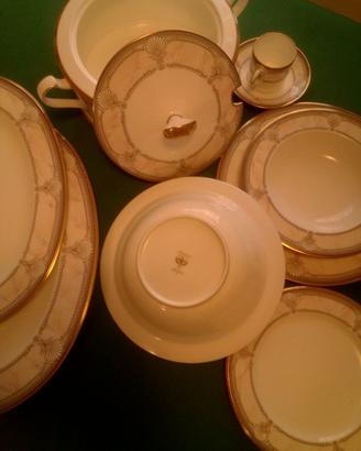 Servizio piatti e caffè Bone china Noritake