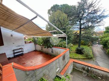 PORZIONE DI BIFAMILIARE A MASSAROSA