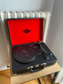 Giradischi con casse integrate